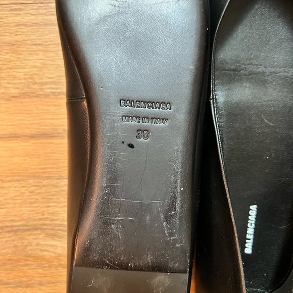 Balenciaga
Women's Black Bb Knife Leather Flats size 38 like new - Picture 6 of 8